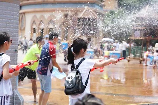 水上运动会：水枪大战