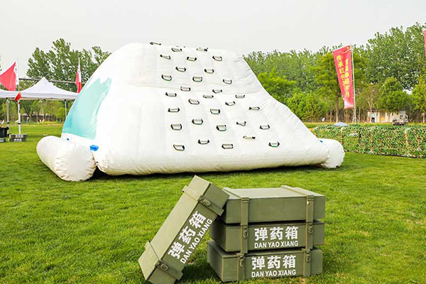 红色运动会：爬雪山+运输弹药